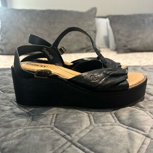 Born Marchelle leather wedge sandal. Size 8.